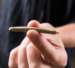 סמים בגיל ההתבגרות: איך לדבר עם בני הנוער?-תמונה